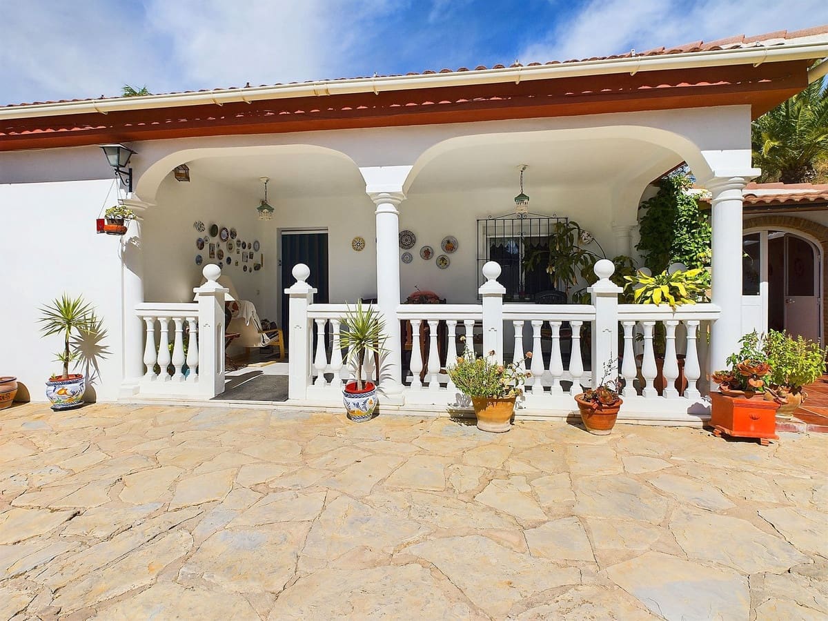 6 soverom Villa til salgs i Estepona med svømmebasseng - € 725 000 (Ref: 8599628)