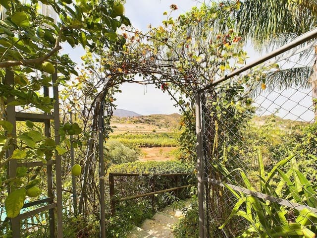 6 quarto Quinta/Casa Rural para venda em Estepona - 850 000 € (Ref: 8599628)