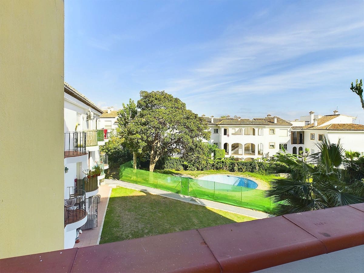 1 soveværelse Lejlighed til salg i Estepona med swimmingpool - € 220.000 (Ref: 8610650)