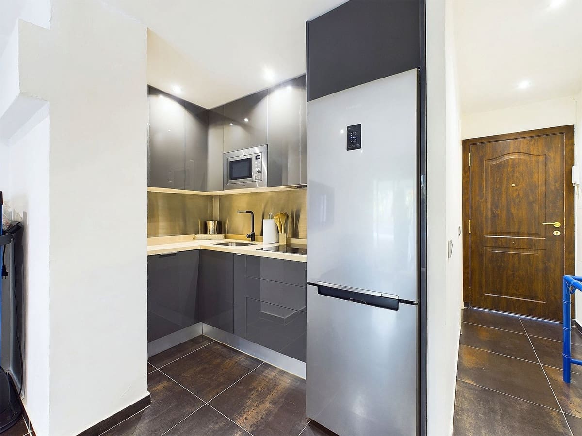 1 Zimmer Apartment zu verkaufen in Estepona - 220.000 € (Ref: 8610650)