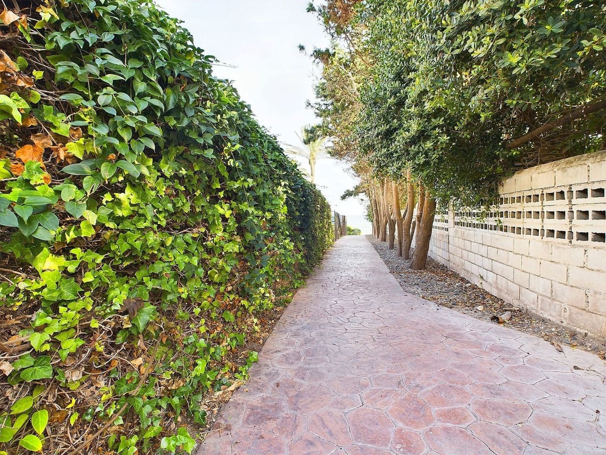 1 bedroom Apartment for sale in Estepona - € 220,000 (Ref: 8610650)