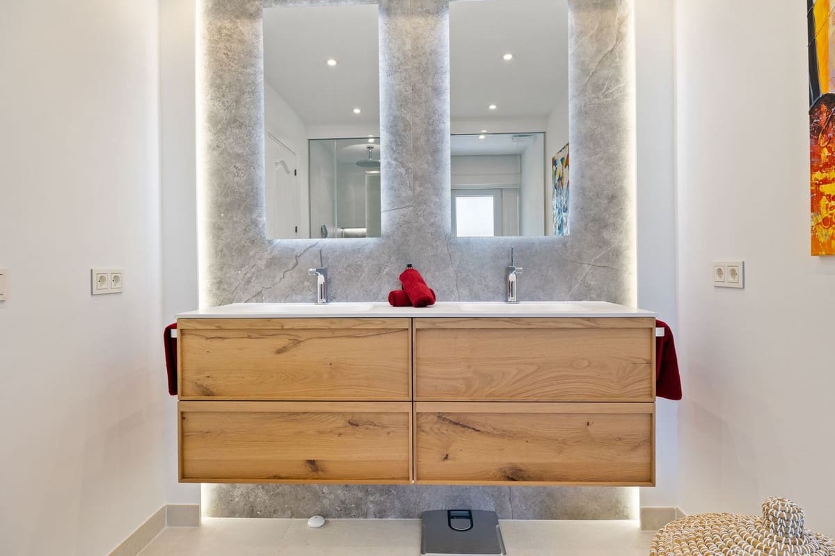 6 bedroom Villa for sale in Marbella with pool - € 6,900,000 (Ref: 8626677)