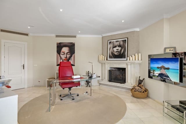 6 sypialnia Willa na sprzedaż w Las Brisas, Marbella z basenem - 6 900 000 € (Ref: 8626677)