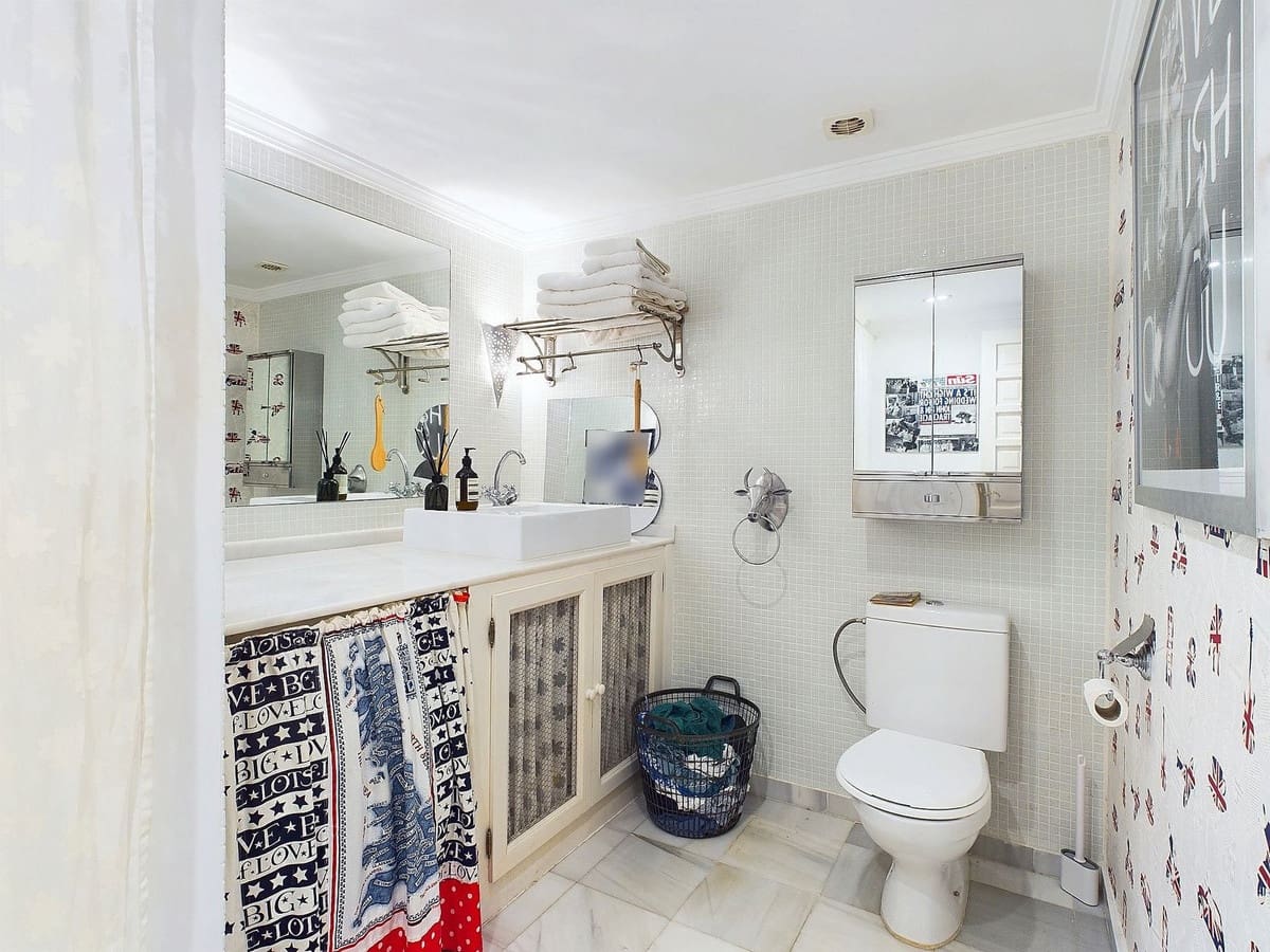 3 bedroom Villa for sale in Benahavis with pool - € 595,000 (Ref: 8747382)