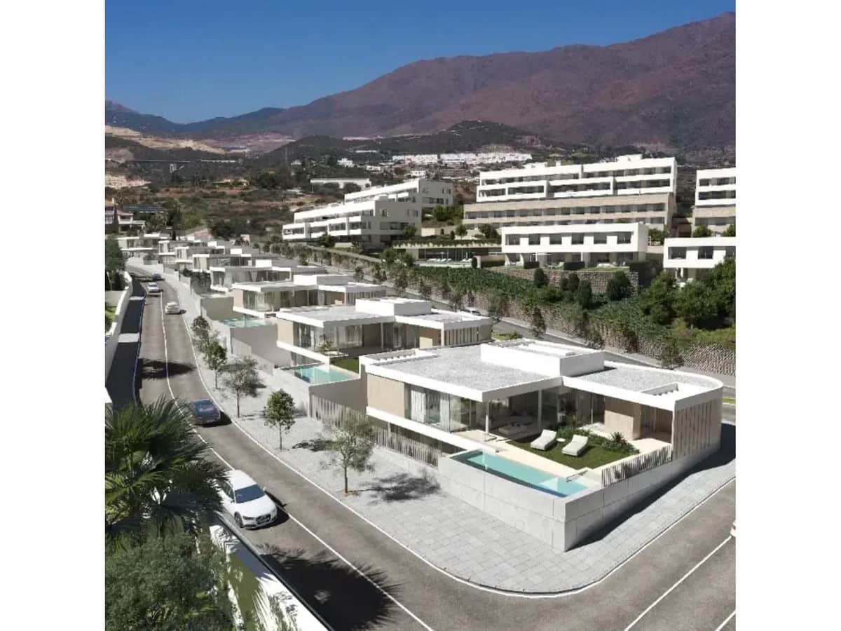 4 soverom Villa til salgs i Estepona med svømmebasseng - € 1 779 000 (Ref: 8779478)