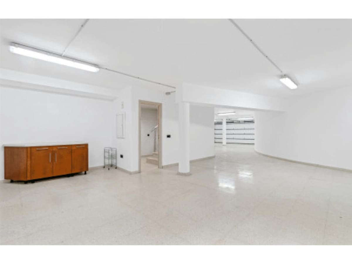 4 bedroom Villa for sale in Benahavis with pool - € 2,450,000 (Ref: 8792265)