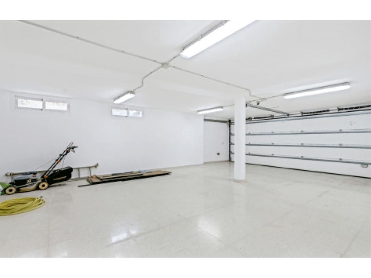 4 bedroom Villa for sale in Benahavis with pool - € 2,450,000 (Ref: 8792265)