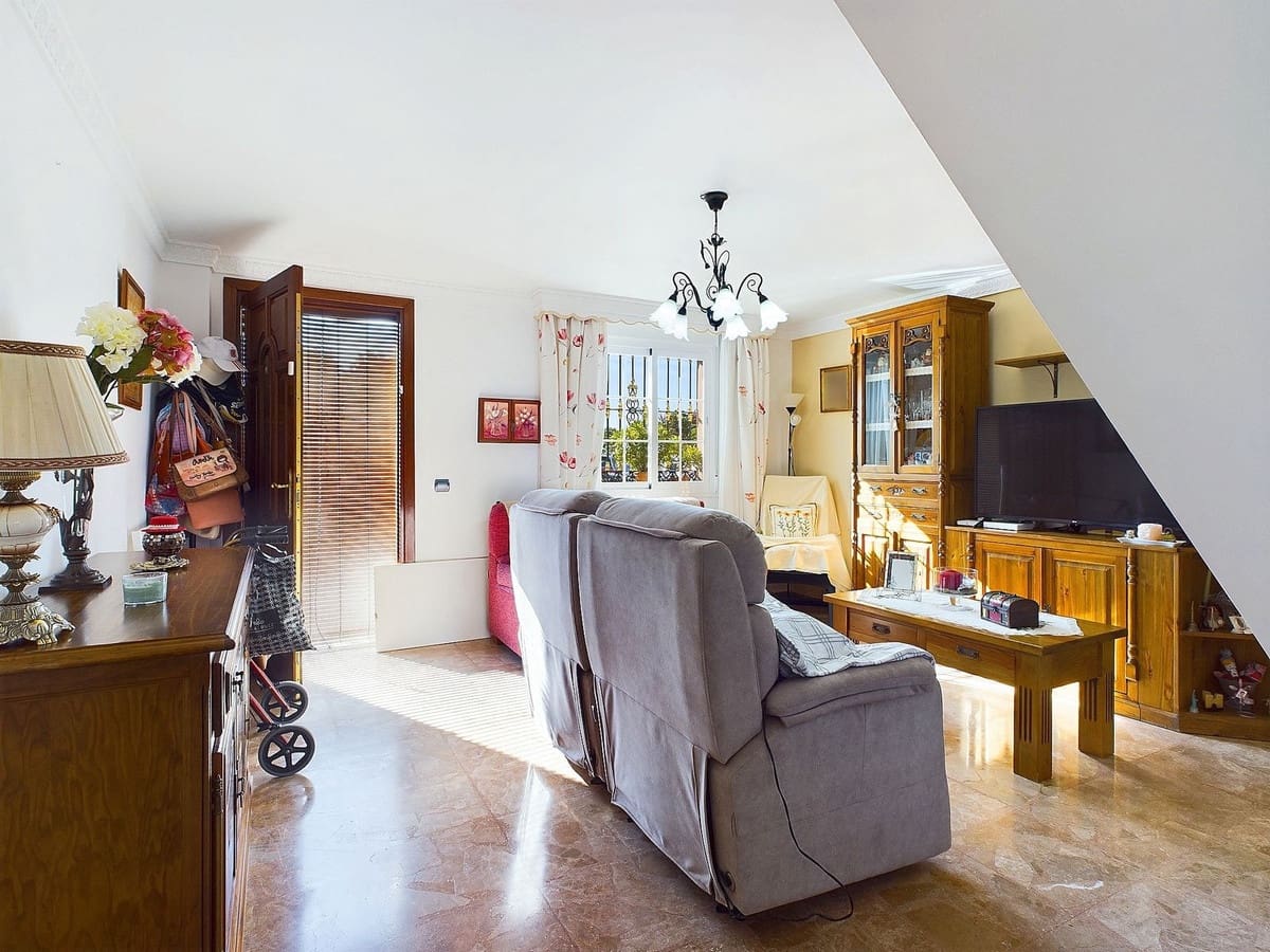 2 bedroom Townhouse for sale in Estepona - € 445,000 (Ref: 8881422)