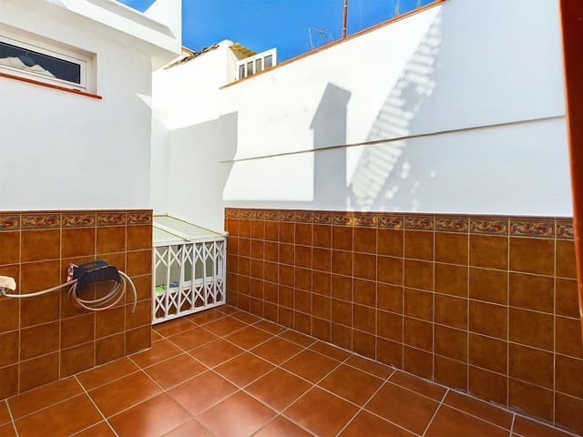 2 slaapkamer Huis te koop in Estepona - € 445.000 (Ref: 8881422)