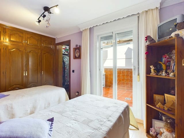 2 slaapkamer Huis te koop in Estepona - € 445.000 (Ref: 8881422)