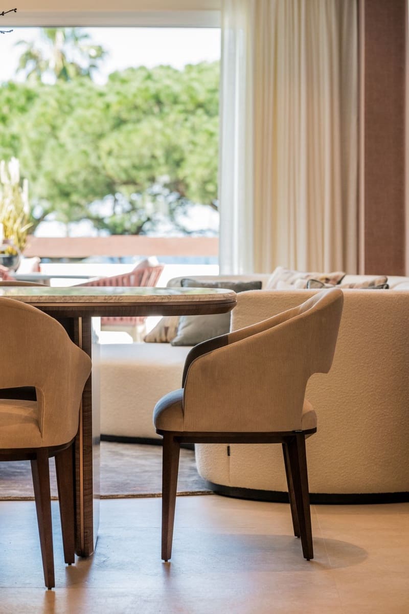 3 sypialnia Apartament na sprzedaż w Marbella del Este z basenem - 2 250 000 € (Ref: 8910923)