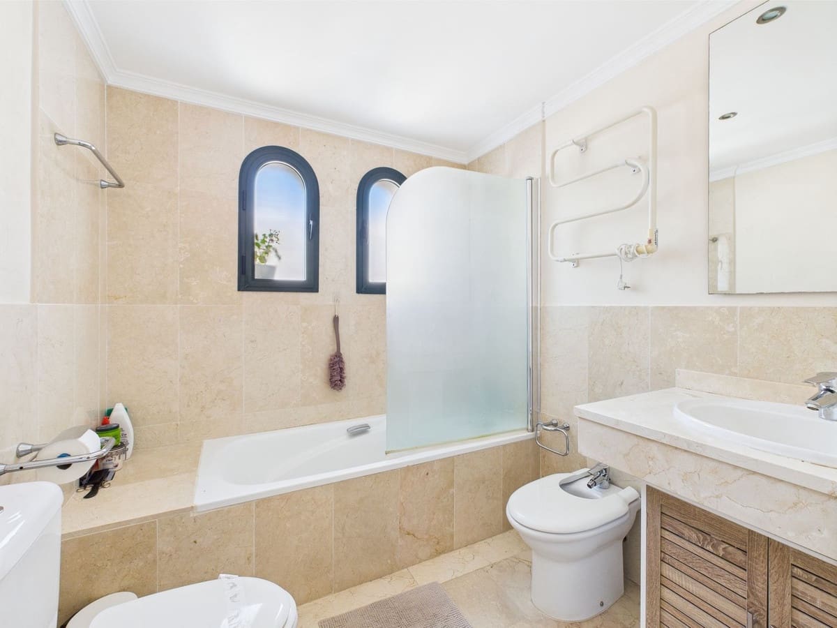 3 soveværelse Villa til salg i Manilva med swimmingpool - € 549.000 (Ref: 8972151)