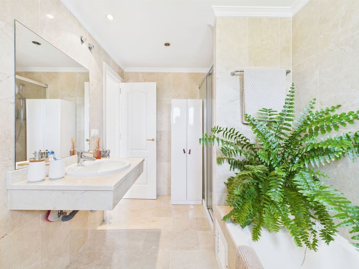 3 soveværelse Villa til salg i Manilva med swimmingpool - € 549.000 (Ref: 8972151)