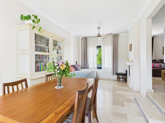 3 soveværelse Villa til salg i Manilva Pueblo, Manilva med swimmingpool - € 549.000 (Ref: 8972151)