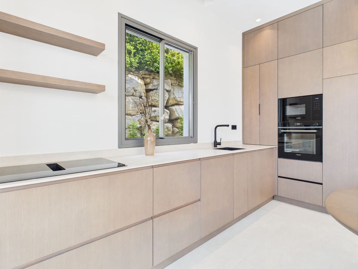 4 slaapkamer Villa te koop in Estepona met zwembad - € 1.795.000 (Ref: 9036439)