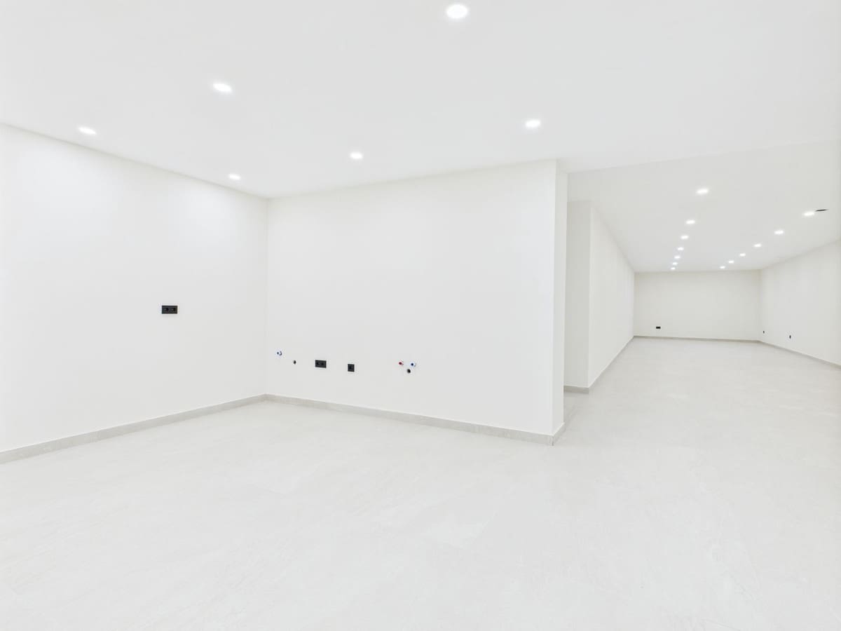 4 slaapkamer Villa te koop in Estepona met zwembad - € 1.795.000 (Ref: 9036439)