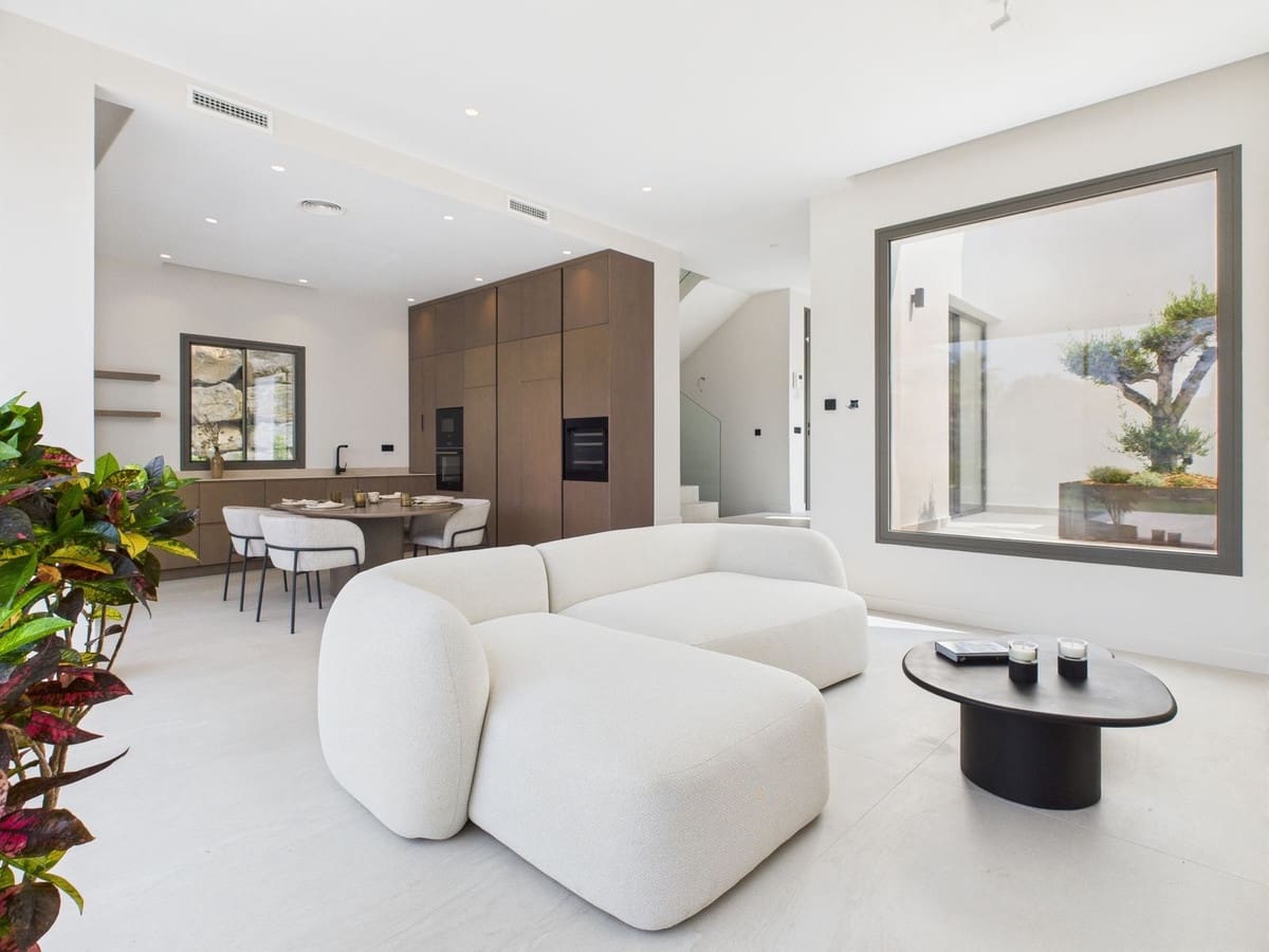 4 slaapkamer Villa te koop in Estepona met zwembad - € 1.795.000 (Ref: 9036439)