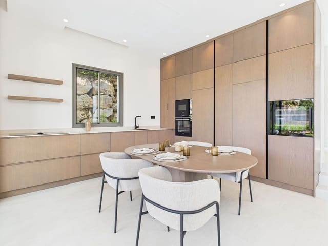 4 soverom Villa til salgs i Centro, Estepona med svømmebasseng - € 1 795 000 (Ref: 9036439)