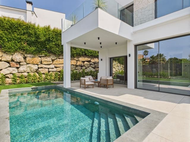 4 soverom Villa til salgs i Centro, Estepona med svømmebasseng - € 1 795 000 (Ref: 9036439)