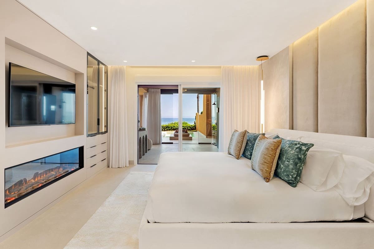 4 soveværelse Lejlighed til salg i Estepona med swimmingpool - € 3.995.000 (Ref: 9095158)