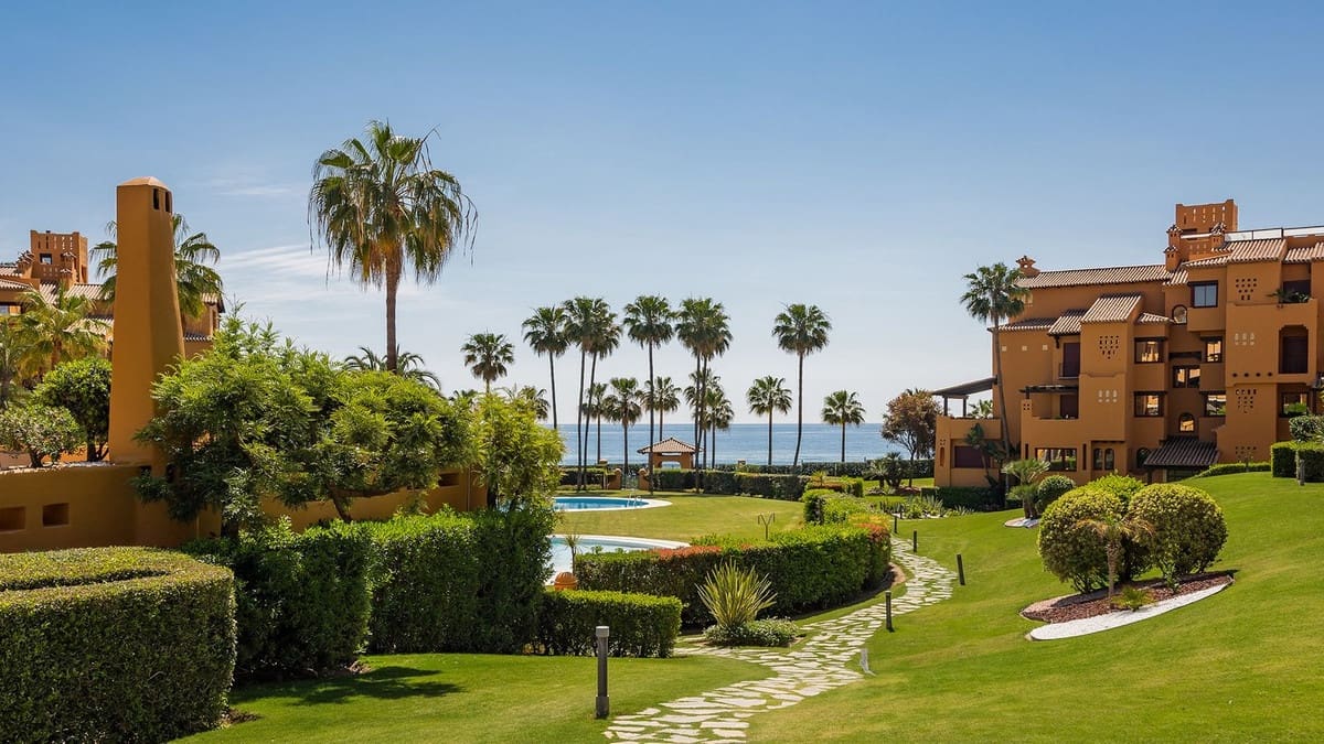 4 soveværelse Lejlighed til salg i Estepona med swimmingpool - € 3.995.000 (Ref: 9095158)