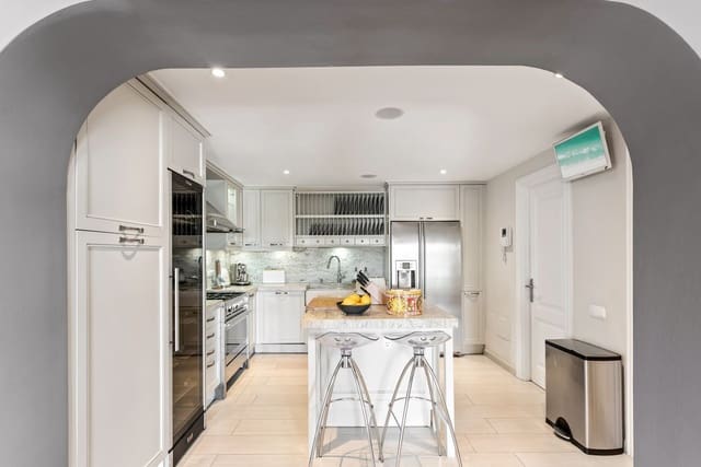 5 Zimmer Haus zu verkaufen in La Heredia, Benahavís - 1.495.000 € (Ref: 9132253)