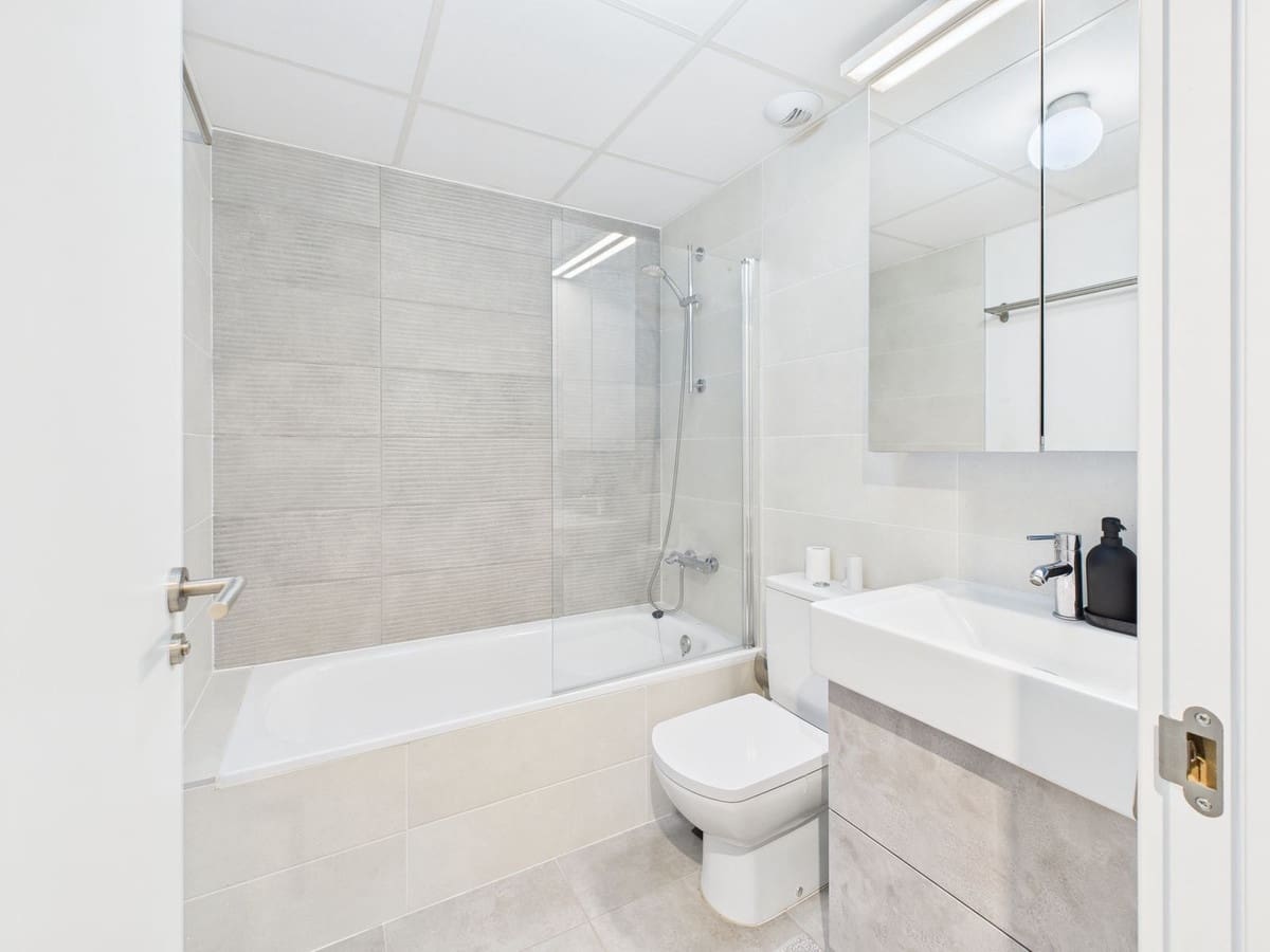 2 soveværelse Lejlighed til salg i Estepona med swimmingpool - € 389.000 (Ref: 9185267)