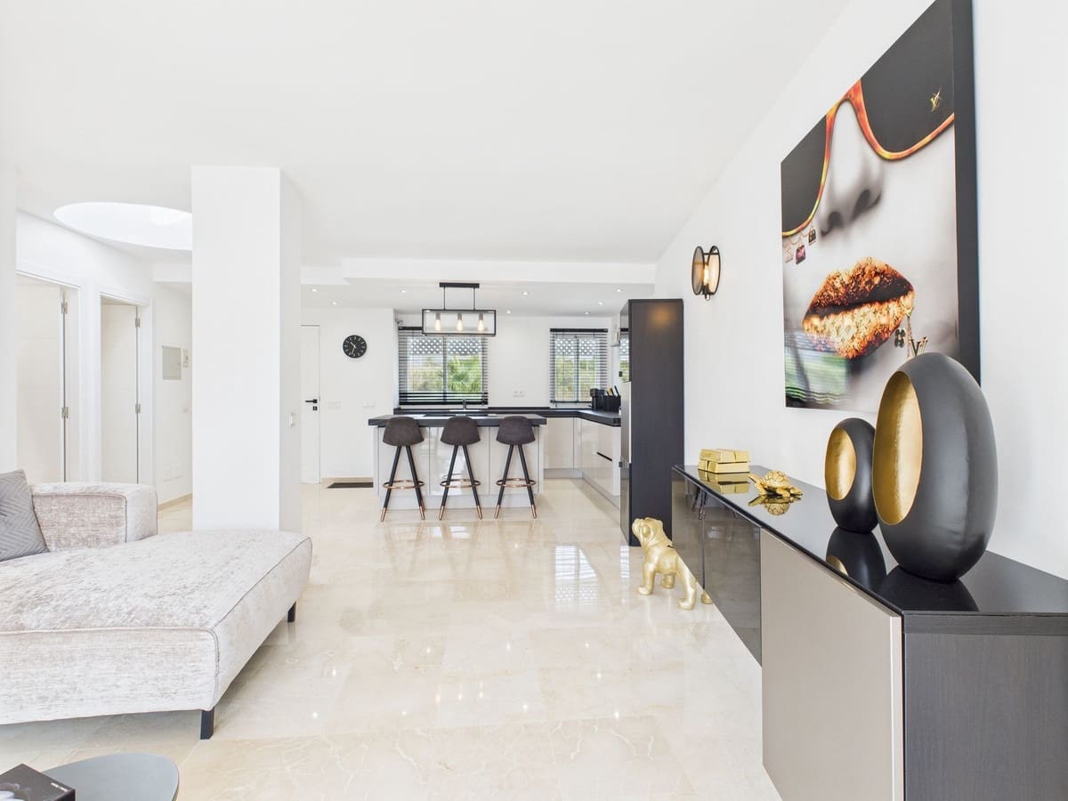 2 sovrum Lägenhet till salu i Estepona med pool - 565 000 € (Ref: 9186809)