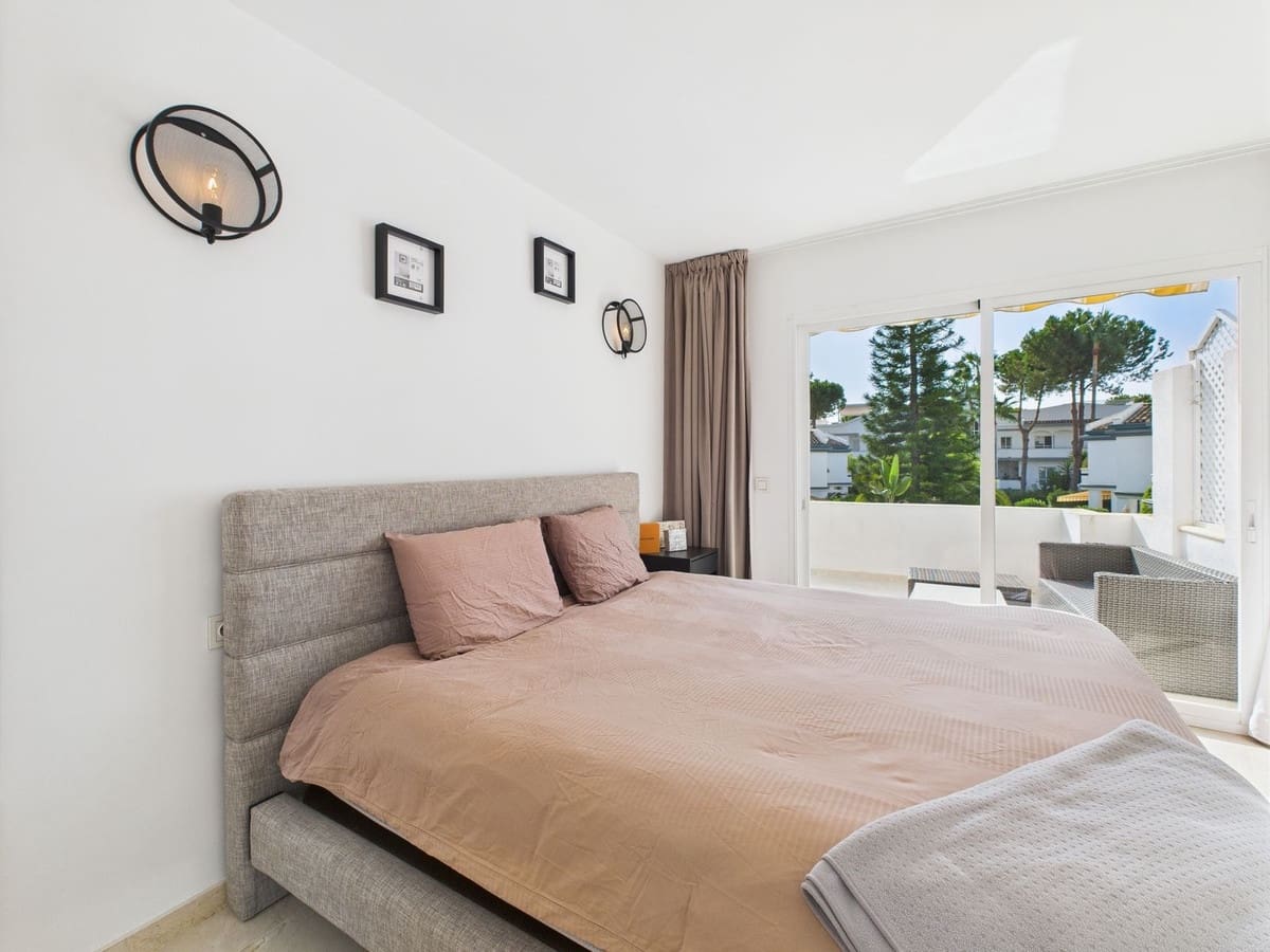 2 sovrum Lägenhet till salu i Estepona med pool - 565 000 € (Ref: 9186809)