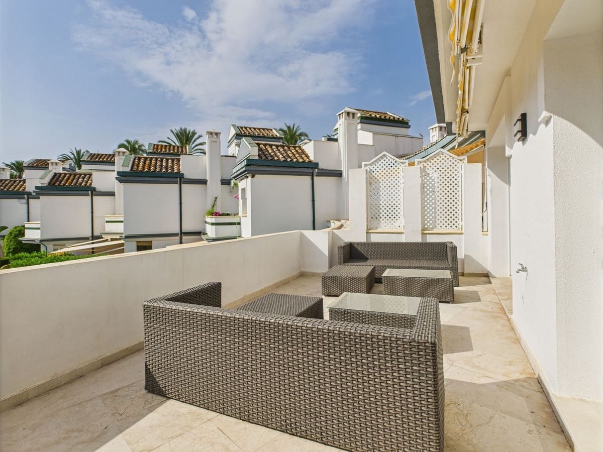 2 sovrum Lägenhet till salu i Estepona med pool - 565 000 € (Ref: 9186809)