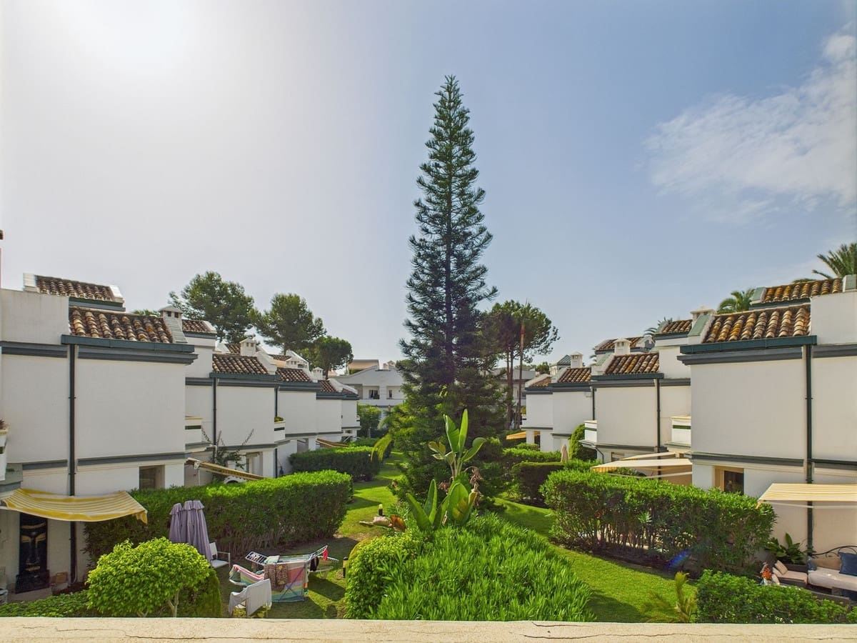 2 sovrum Lägenhet till salu i Estepona med pool - 565 000 € (Ref: 9186809)