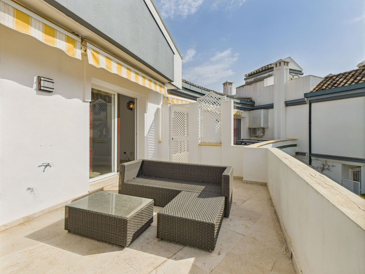 2 sovrum Lägenhet till salu i Estepona med pool - 565 000 € (Ref: 9186809)