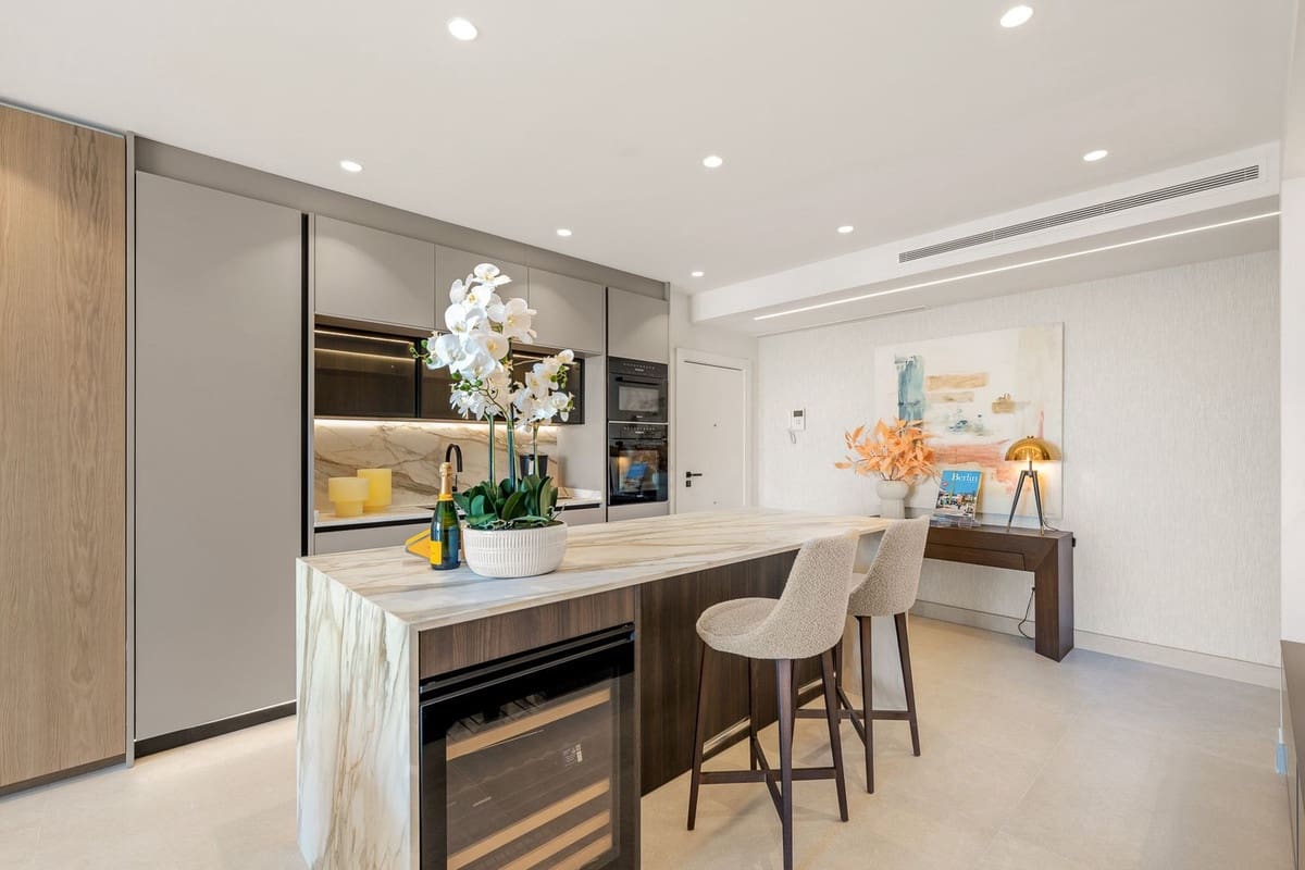 3 soveværelse Lejlighed til salg i Estepona med swimmingpool - € 1.995.000 (Ref: 9192258)