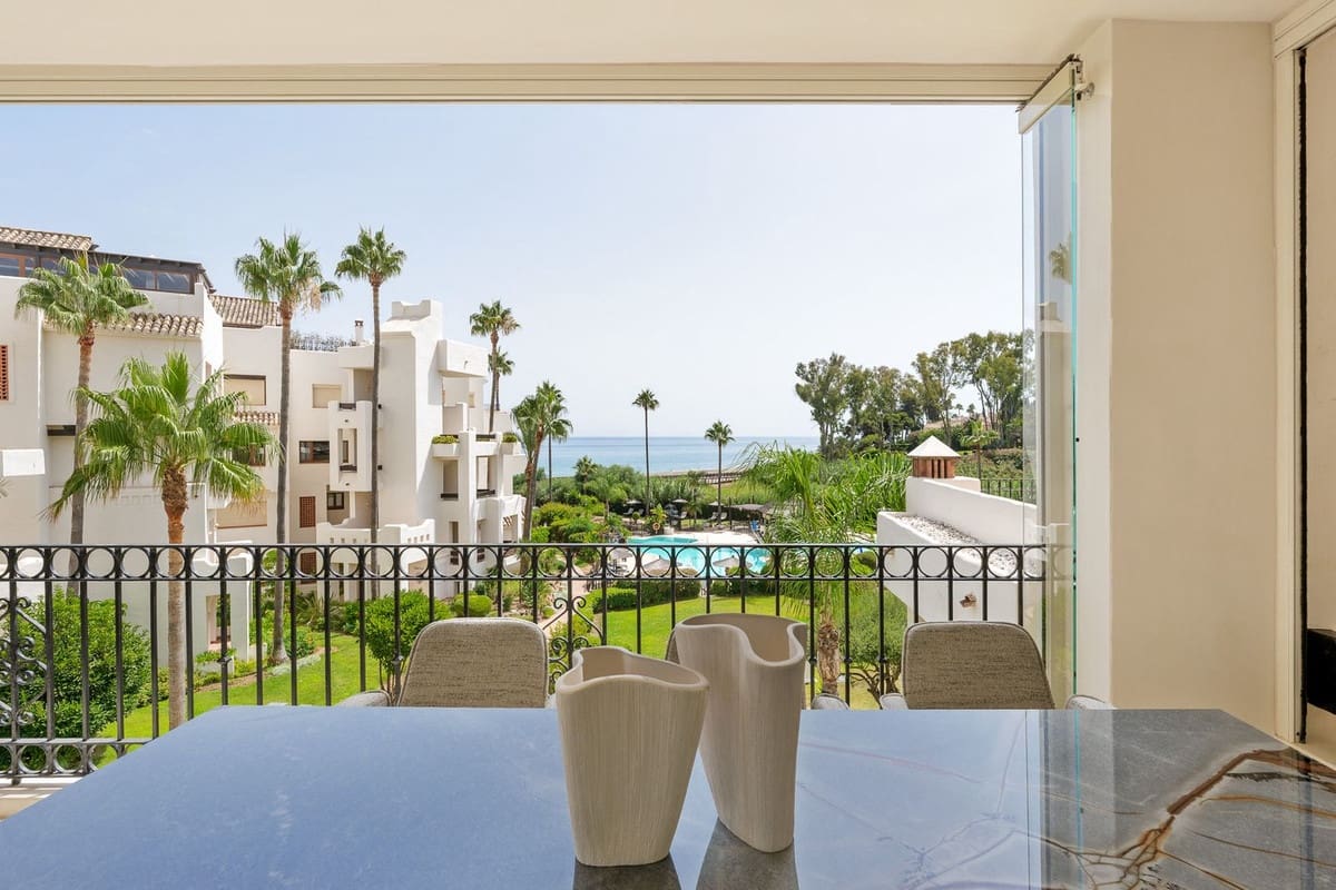 3 soveværelse Lejlighed til salg i Estepona med swimmingpool - € 1.995.000 (Ref: 9192258)