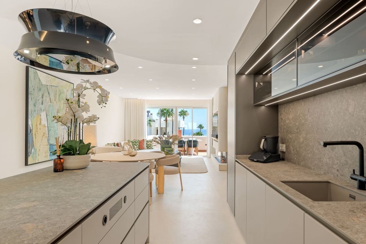 3 soveværelse Lejlighed til salg i Estepona med swimmingpool - € 2.695.000 (Ref: 9192260)