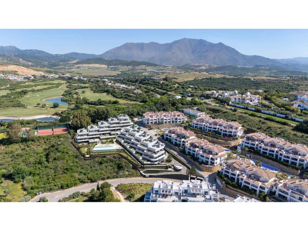 3 bedroom Apartment for sale in Casares - € 449,000 (Ref: 9200398)