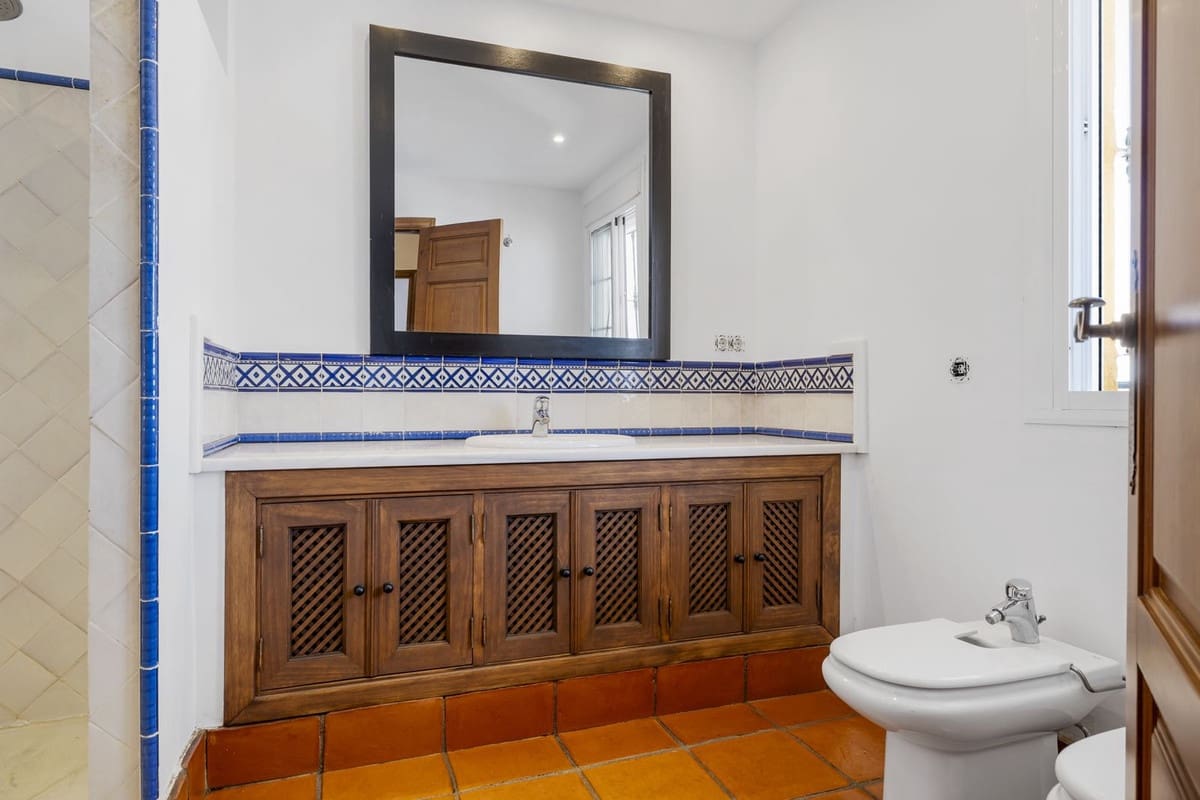 4 sypialnia Dom na sprzedaż w San Pedro de Alcantara z basenem - 949 000 € (Ref: 9215007)