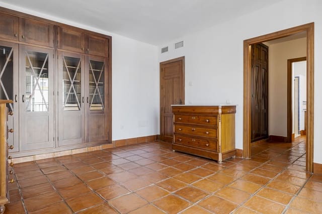 4 sypialnia Dom na sprzedaż w San Pedro de Alcantara, Marbella z basenem - 949 000 € (Ref: 9215007)