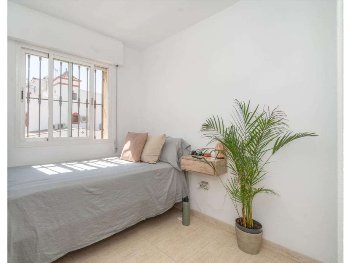 Casa de 3 habitaciones en Estepona en venta - 475.000 € (Ref: 9242848)