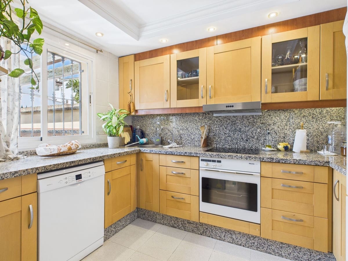 3 camera da letto Casa in vendita in Estepona - 475.000 € (Rif: 9242848)