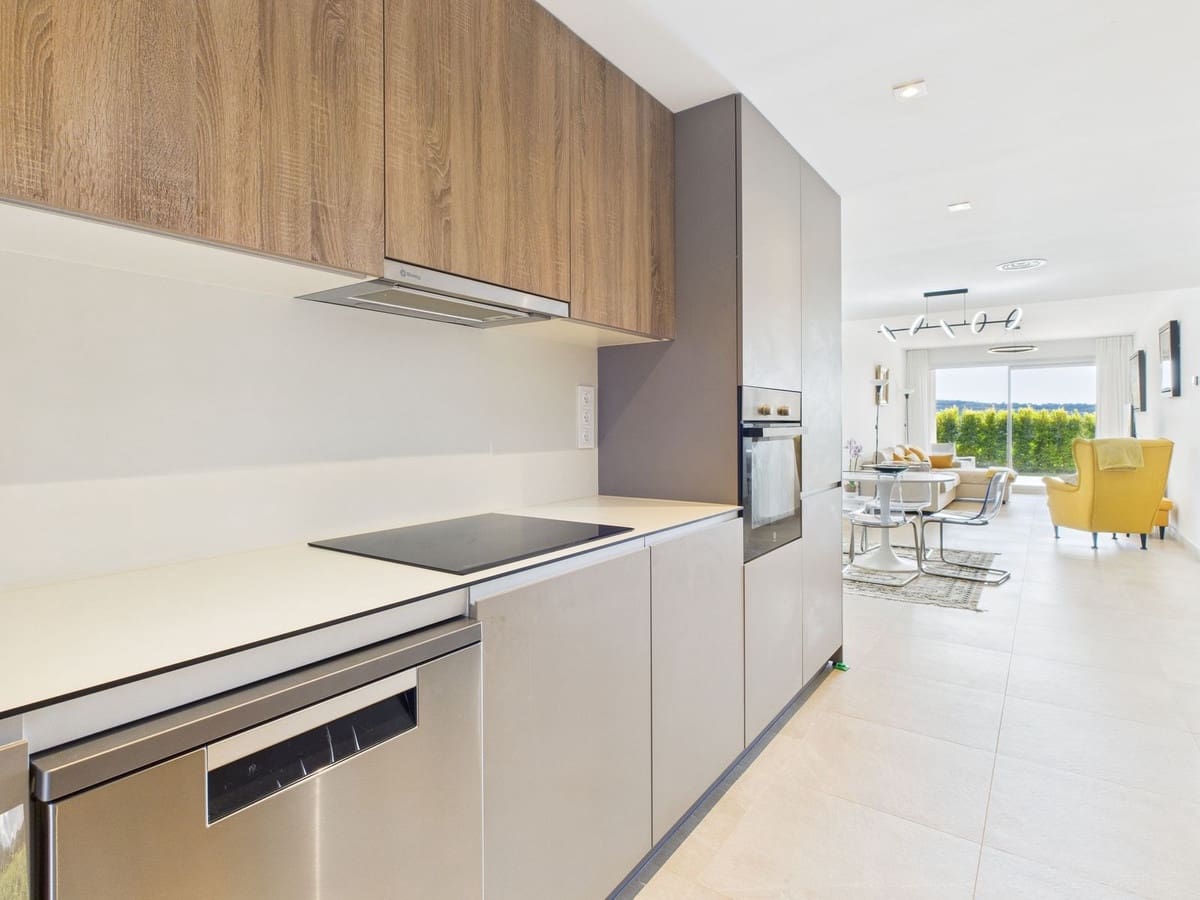 2 bedroom Apartment for sale in Estepona with pool - € 365,000 (Ref: 9321688)