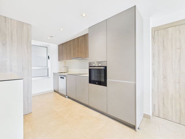 2 bedroom Apartment for sale in Centro, Estepona with pool - € 365,000 (Ref: 9321688)