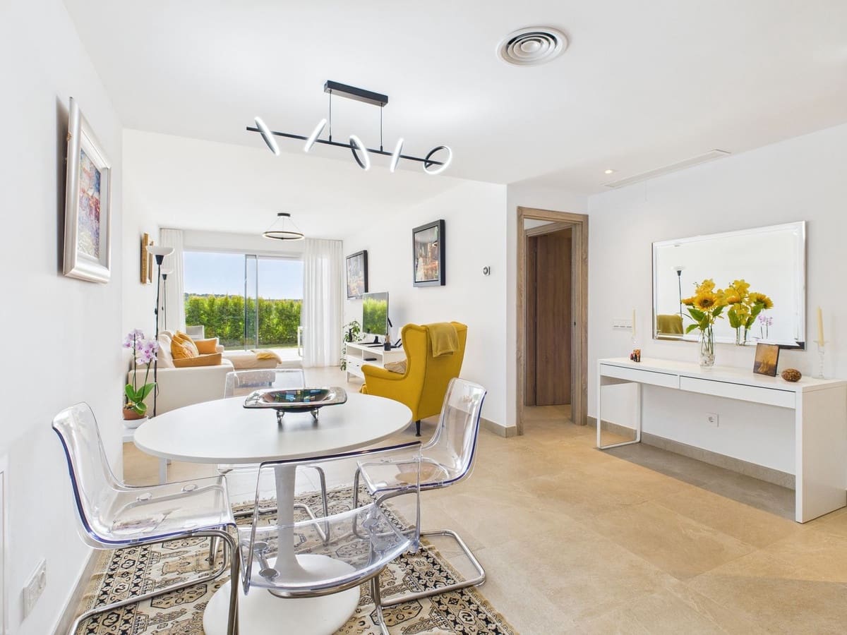 2 bedroom Apartment for sale in Estepona with pool - € 365,000 (Ref: 9321688)