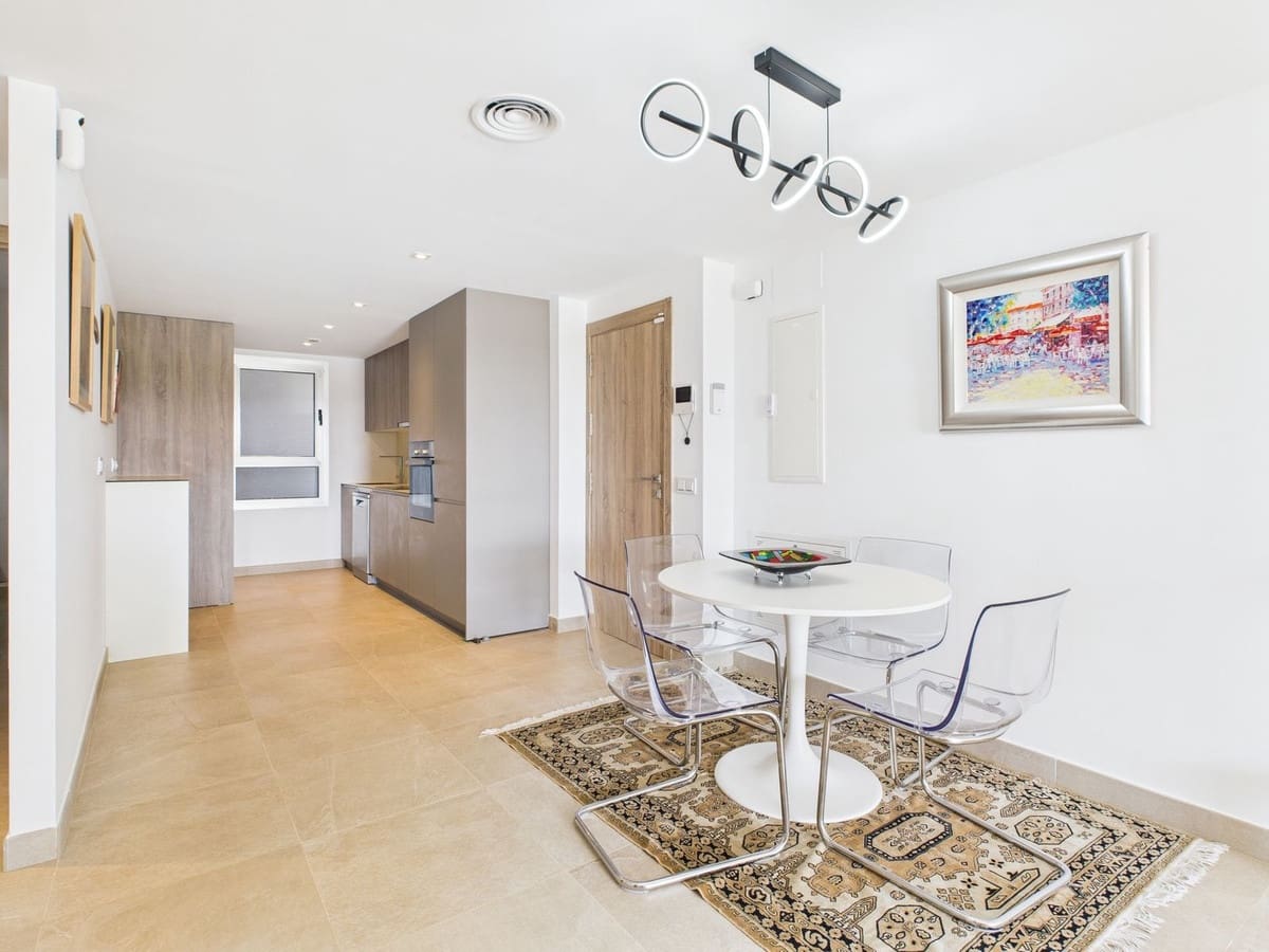 2 bedroom Apartment for sale in Estepona with pool - € 365,000 (Ref: 9321688)