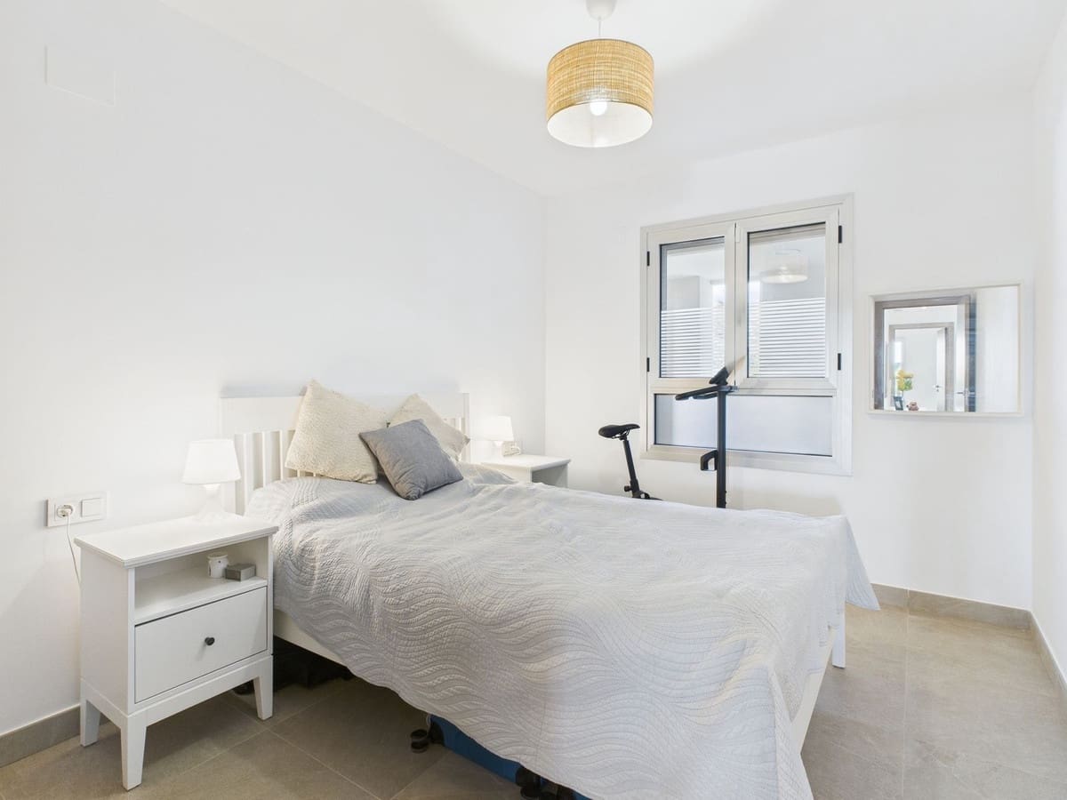 2 soveværelse Lejlighed til salg i Estepona - € 365.000 (Ref: 9321688)