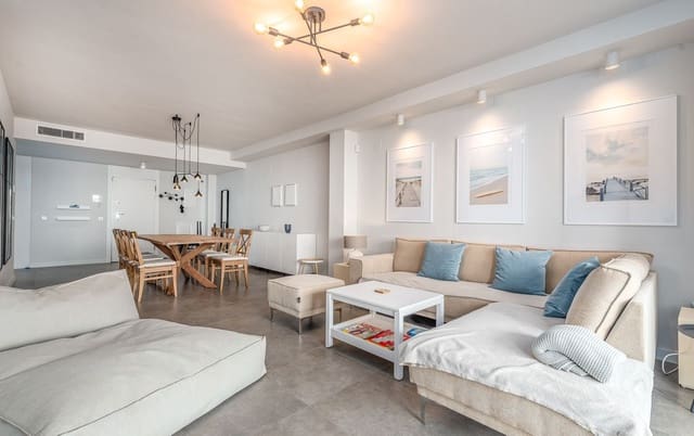 3 soveværelse Lejlighed til salg i Puerto de Estepona, Estepona med swimmingpool - € 425.000 (Ref: 9330476)