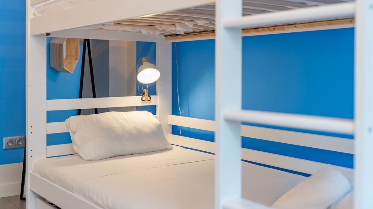 3 bedroom Apartment for sale in Estepona with pool - € 425,000 (Ref: 9330476)