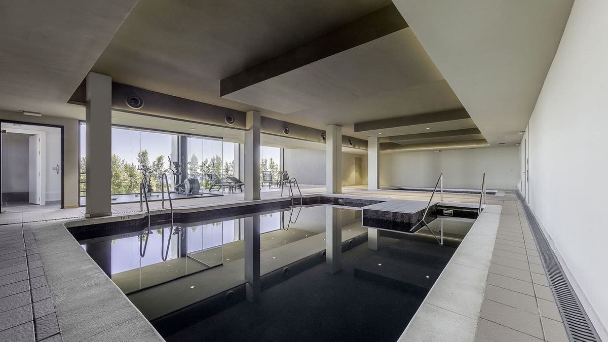 3 bedroom Apartment for sale in Estepona with pool - € 425,000 (Ref: 9330476)