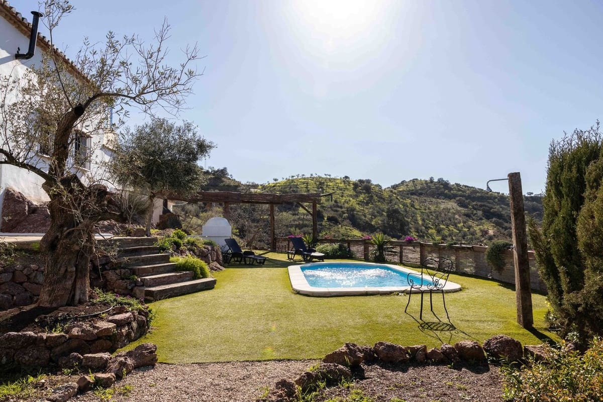 5 makuuhuone Huvila myytävänä paikassa Antequera mukana uima-altaan - 2 310 000 € (Ref: 9349311)