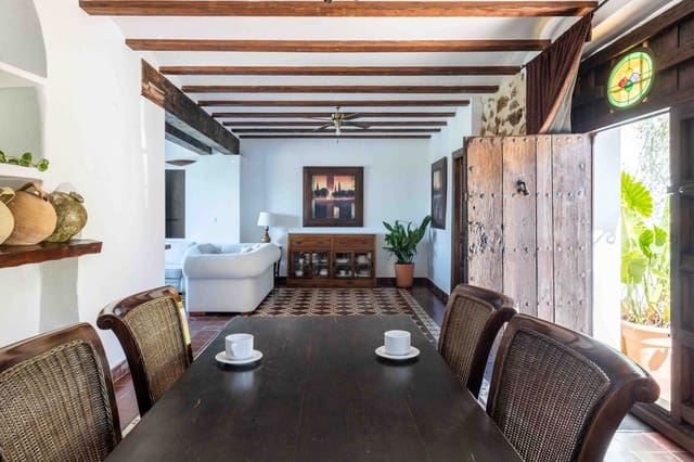 5 soveværelse Villa til salg i Antequera med swimmingpool - € 2.310.000 (Ref: 9349311)